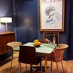 Y Trendy Arthouse Boavista *